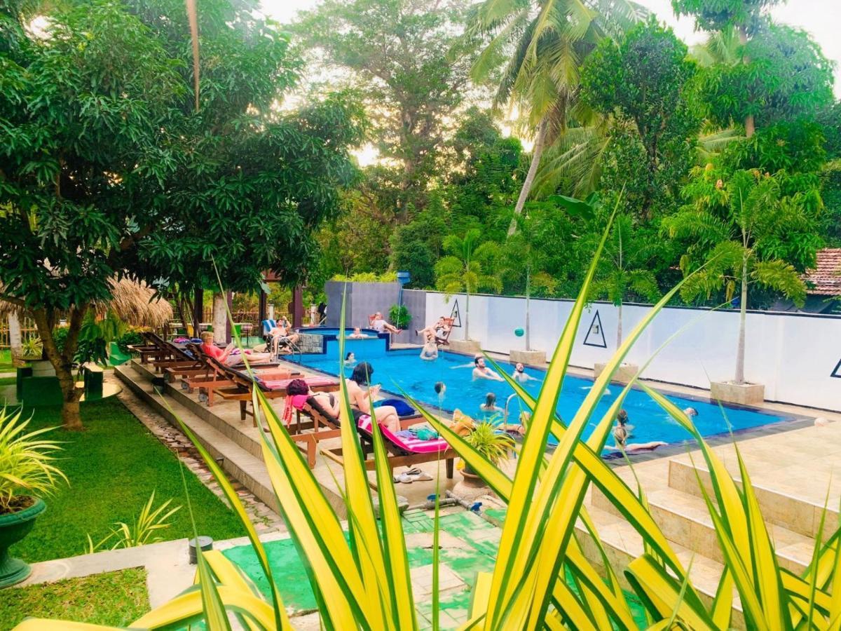 Hotel River Front Tissamaharama Exterior photo